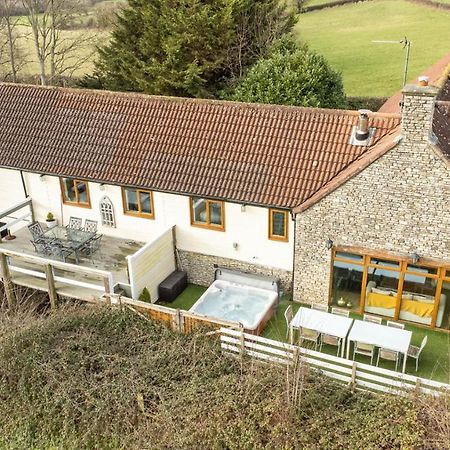 Villa The West Barn Near Bath, Sleeps 24 And 2 Hot Tubs Bristol Exterior foto