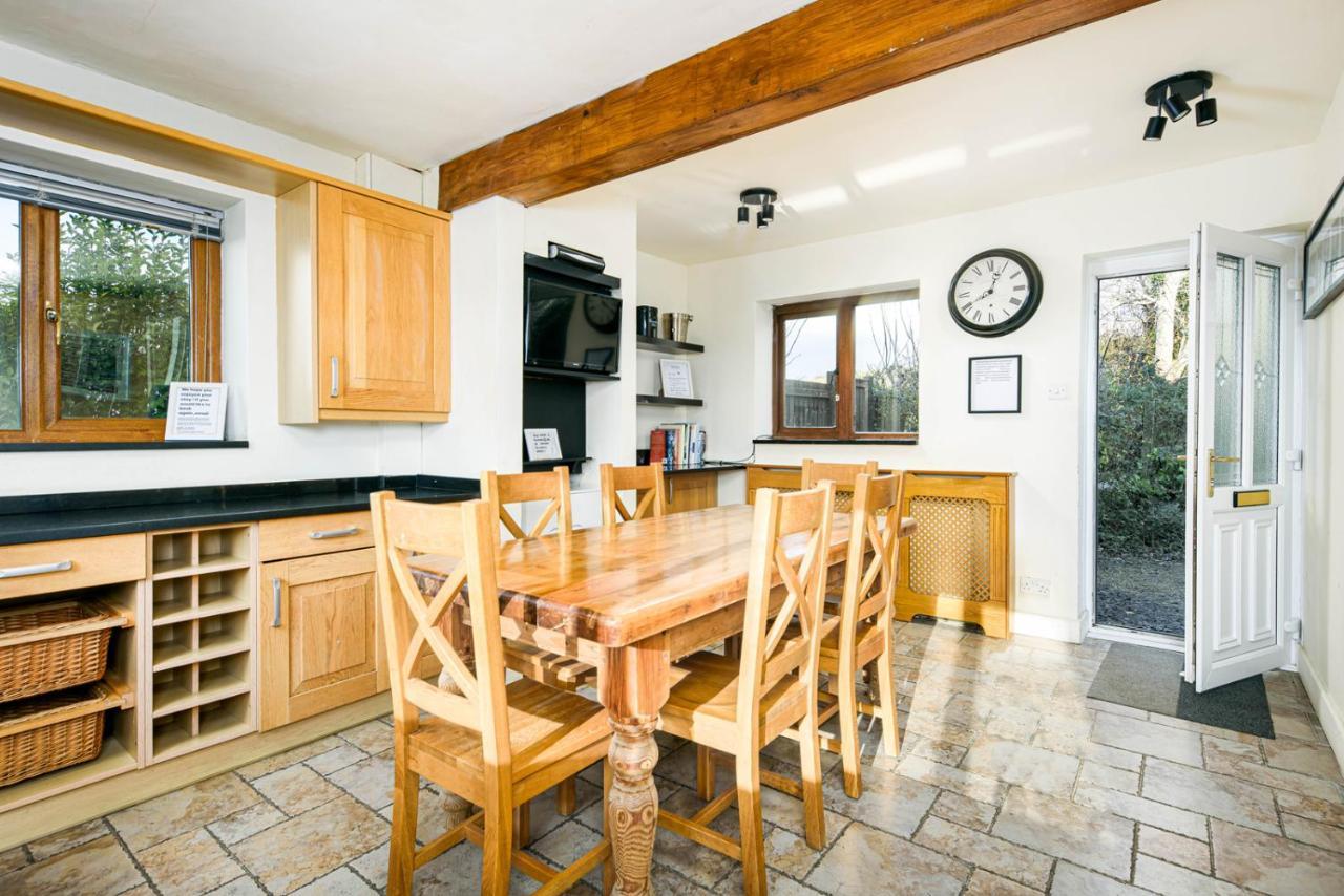 Villa The West Barn Near Bath, Sleeps 24 And 2 Hot Tubs Bristol Exterior foto