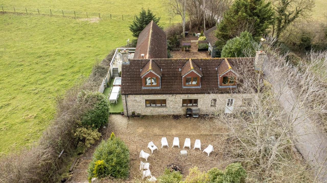 Villa The West Barn Near Bath, Sleeps 24 And 2 Hot Tubs Bristol Exterior foto