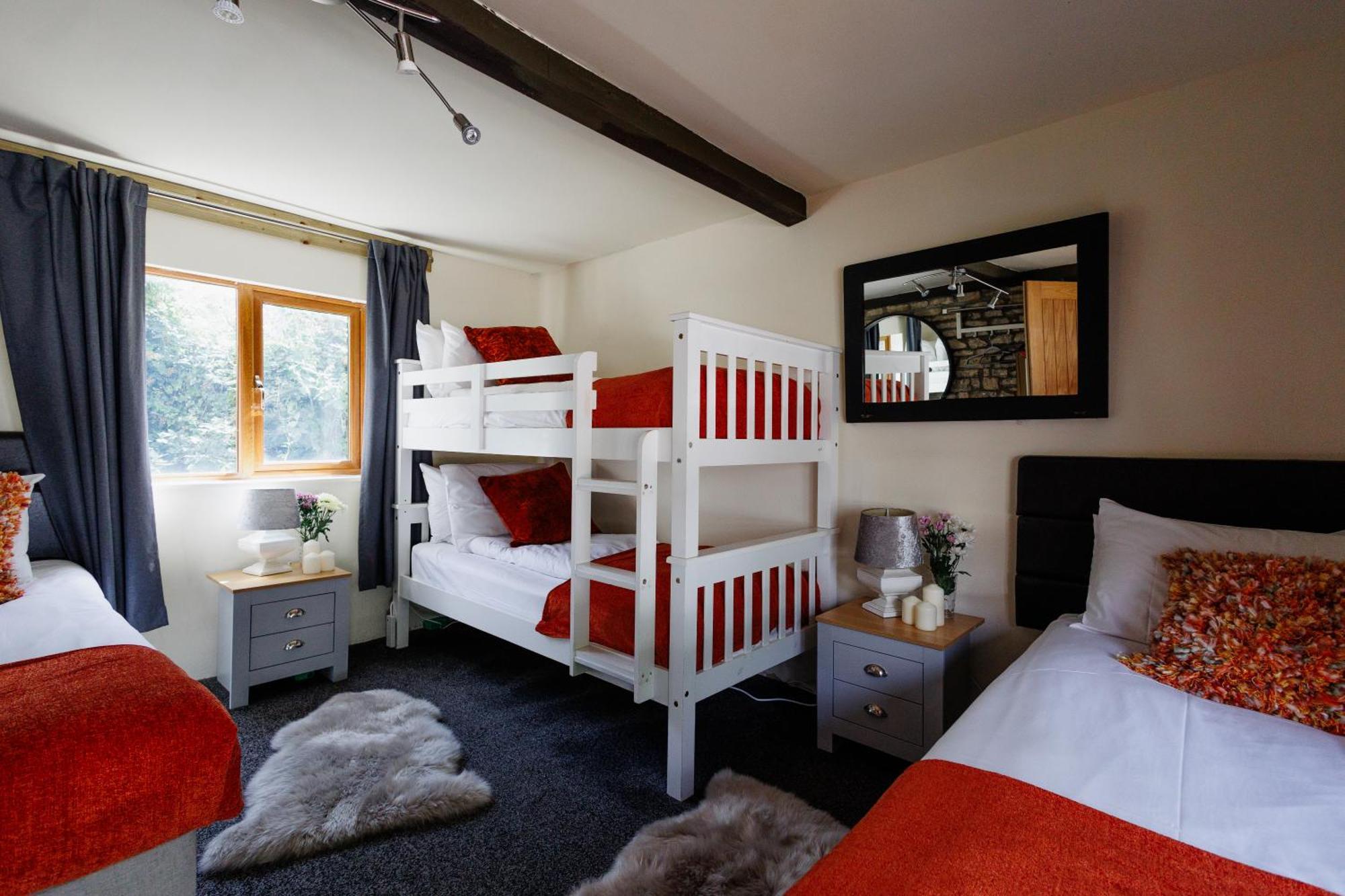 Villa The West Barn Near Bath, Sleeps 24 And 2 Hot Tubs Bristol Exterior foto