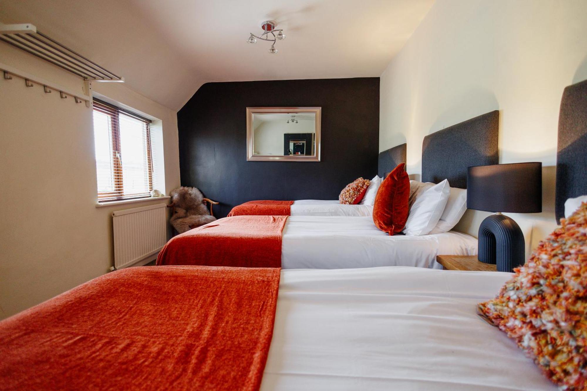 Villa The West Barn Near Bath, Sleeps 24 And 2 Hot Tubs Bristol Exterior foto