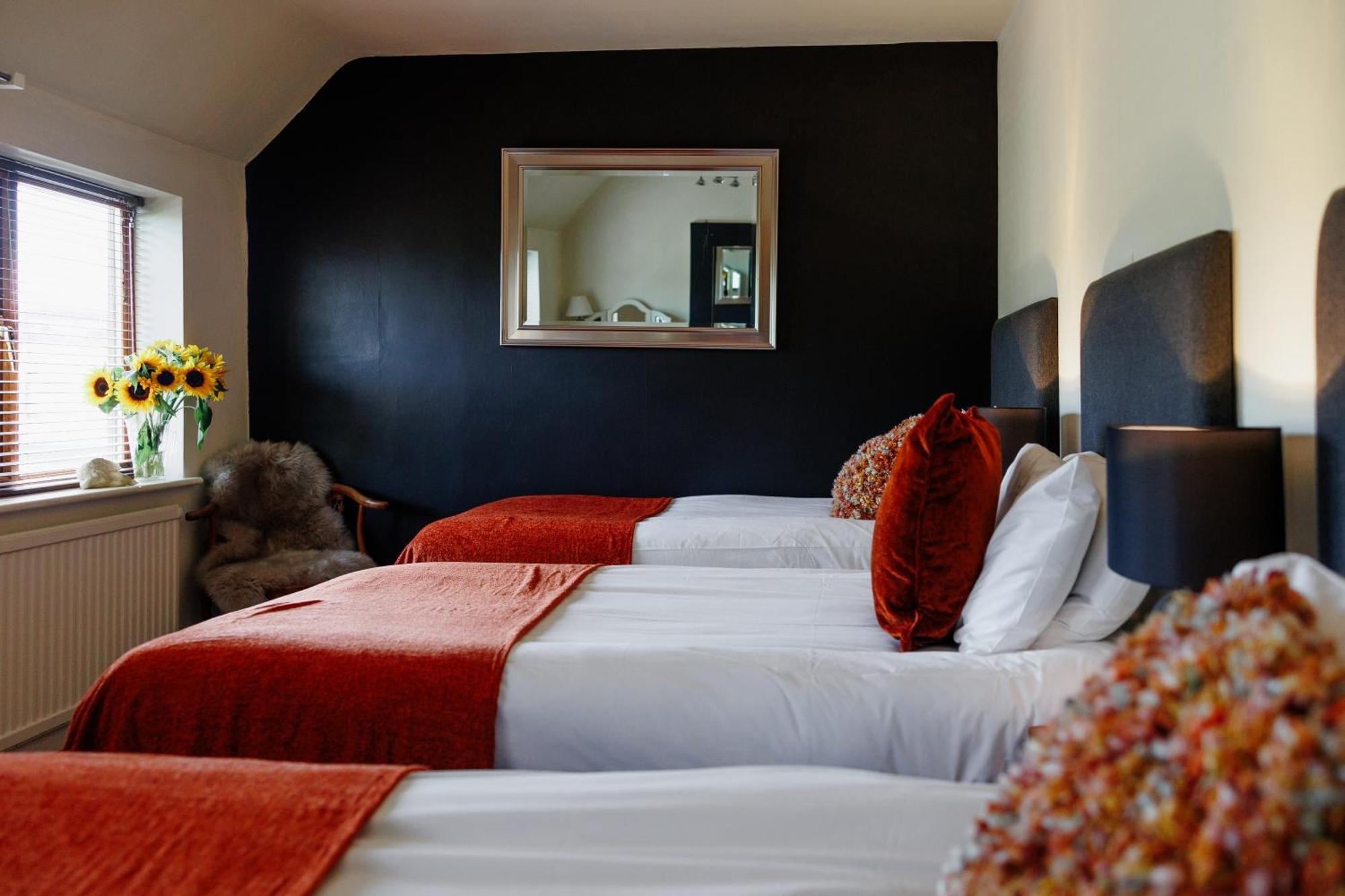 Villa The West Barn Near Bath, Sleeps 24 And 2 Hot Tubs Bristol Exterior foto