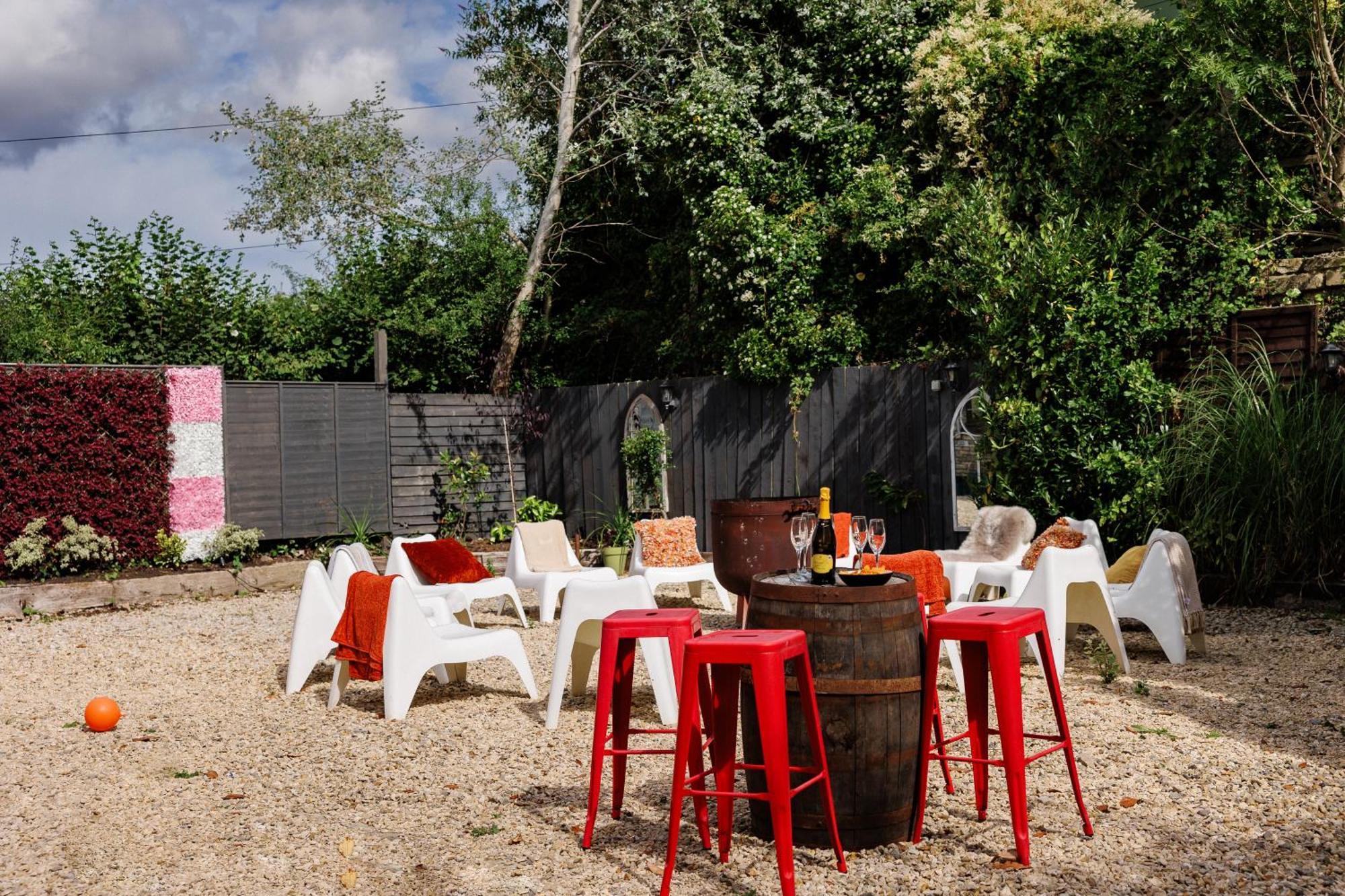 Villa The West Barn Near Bath, Sleeps 24 And 2 Hot Tubs Bristol Exterior foto