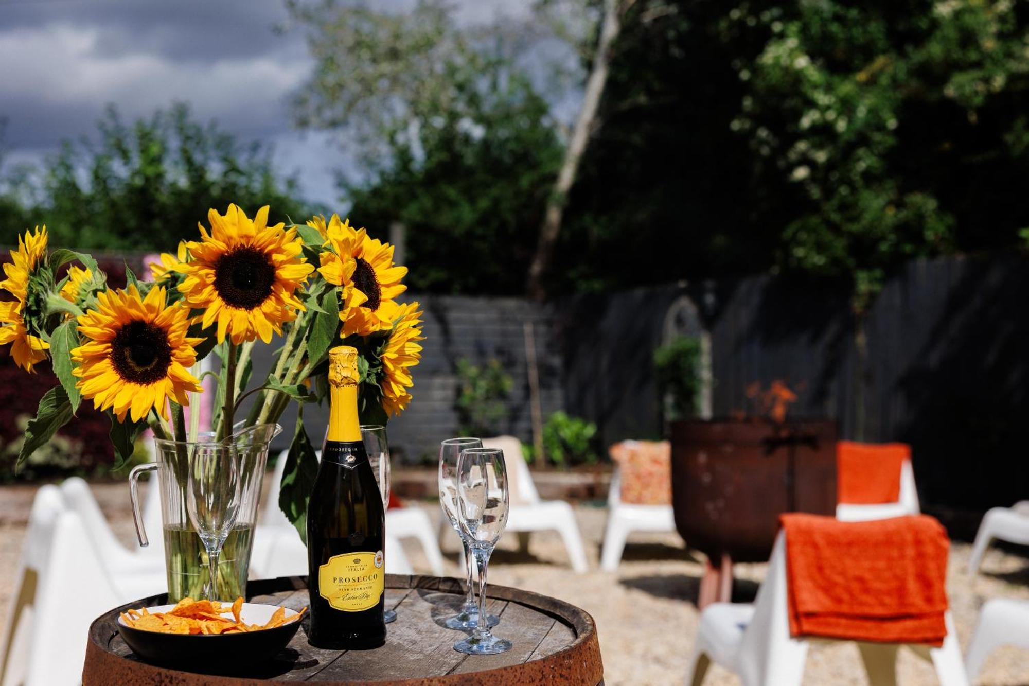 Villa The West Barn Near Bath, Sleeps 24 And 2 Hot Tubs Bristol Exterior foto