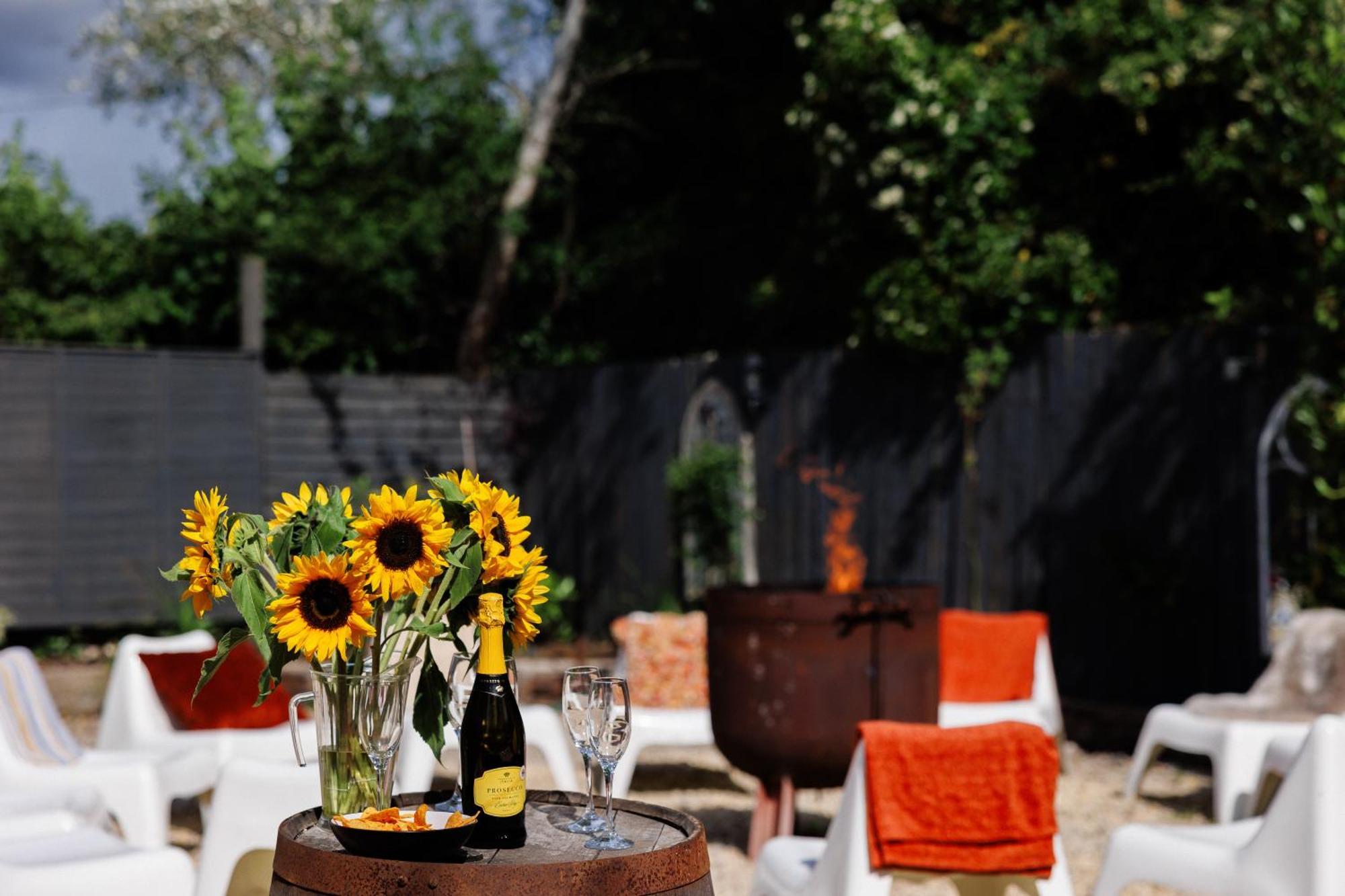 Villa The West Barn Near Bath, Sleeps 24 And 2 Hot Tubs Bristol Exterior foto